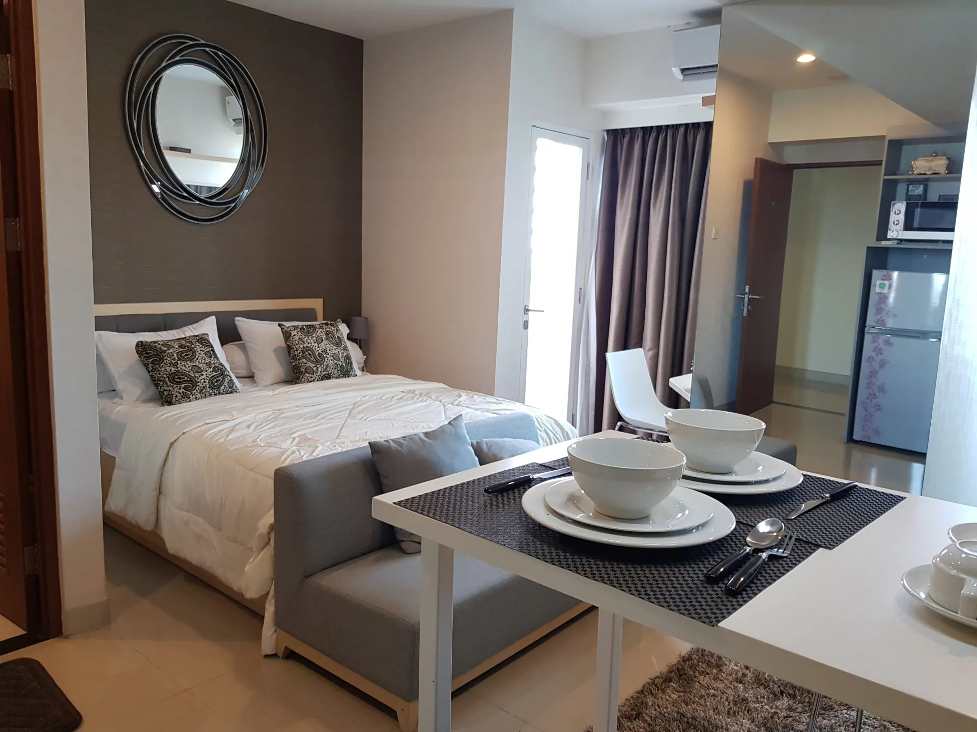 Barclay - 2 BR Corner Suite
